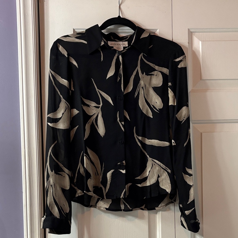 Jones New York Black and Cream Silk Blouse